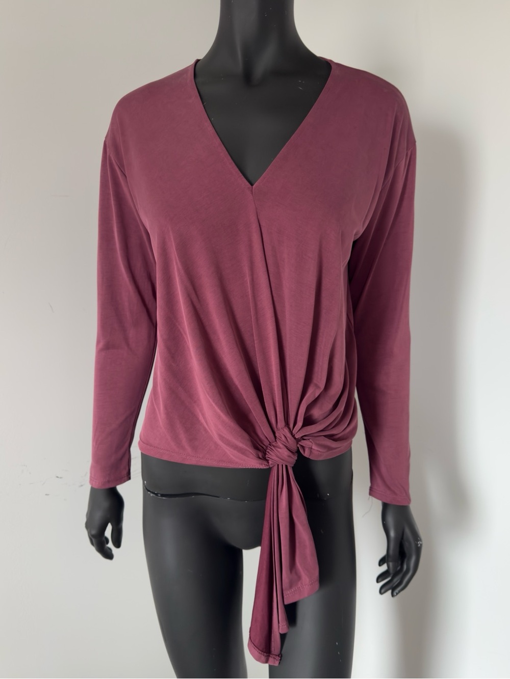 337. Astr the Label Long-Sleeve Knot-Tie V-Neck Top in Plum